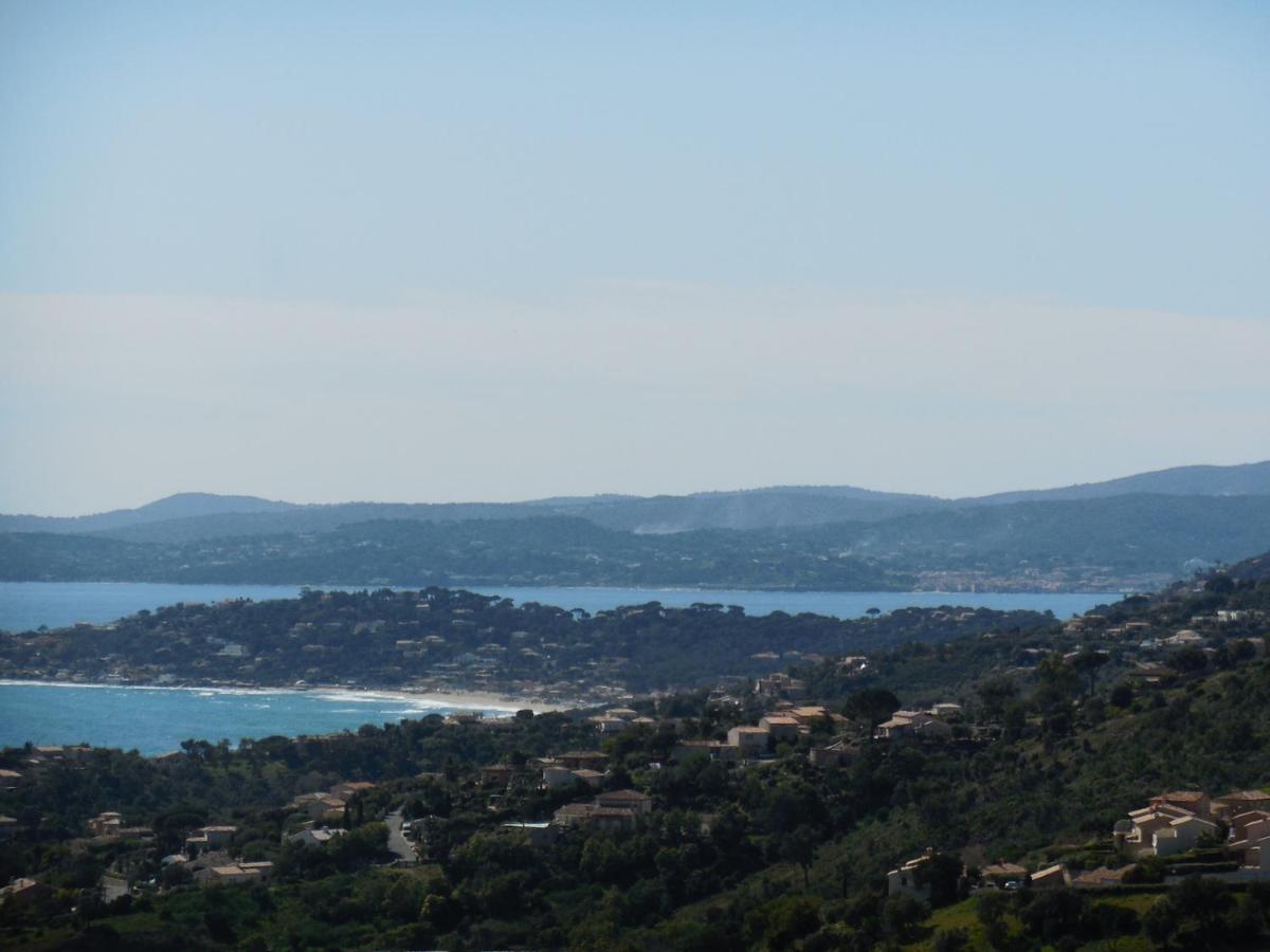 Tres Bel Appartement T3 Avec Splendide Vue Mer Les Issambres Exterior foto