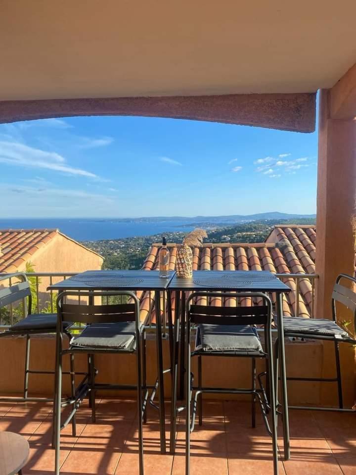 Tres Bel Appartement T3 Avec Splendide Vue Mer Les Issambres Exterior foto